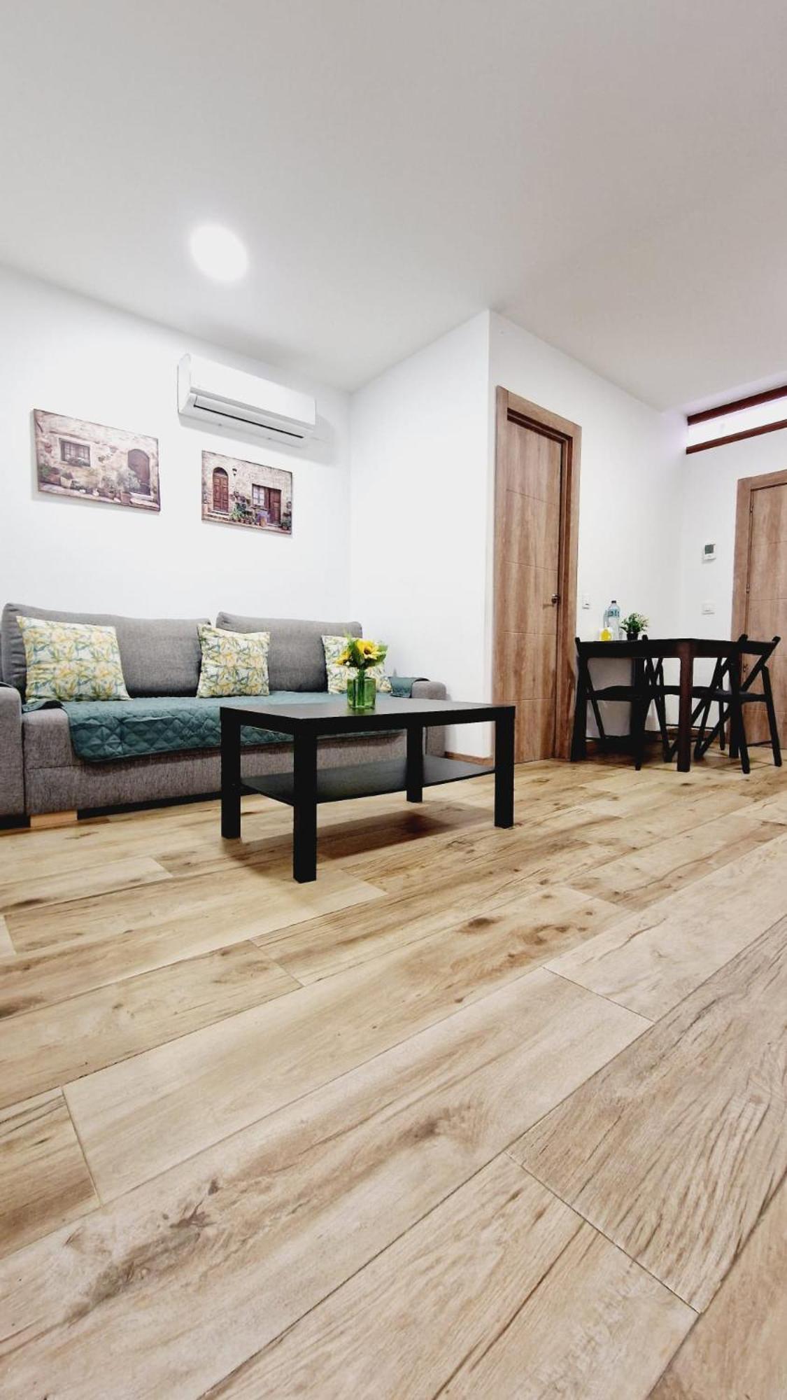 Almendrales Apartment Madrid Luaran gambar